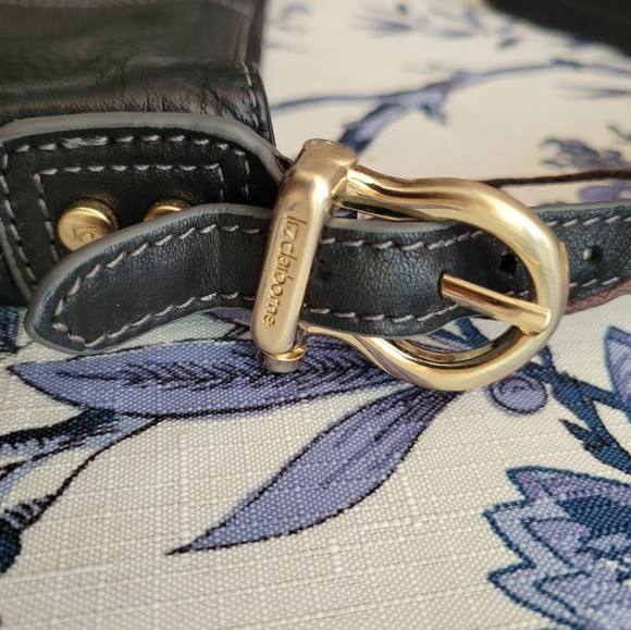 Liz Clairborne NYC Leather Shoulder Bag - Picture 4 of 7